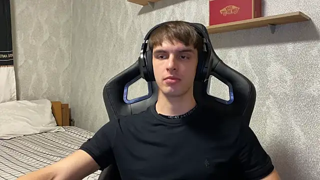 Snapshot of elliot_scott chatting on September 26, 10:18 pm elliot scott online show from September 26, 10:18 pm