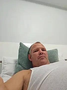 cubanitofeliz40 online show from April 3, 8:27 pm