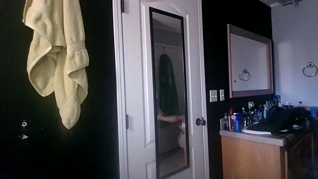 Snapshot of TheGrudge206 chatting on October 11, 12:42 pm TheGrudge206 online show from October 11, 12:42 pm