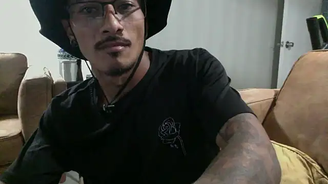 tanjir020 online show from November 11, 9:47 am