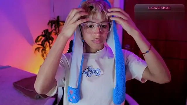 taichi bluy online show from December 18, 7:04 am