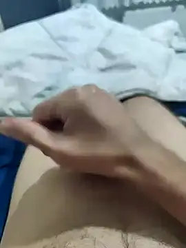 emrekzlk52 online show from December 13, 7:53 pm