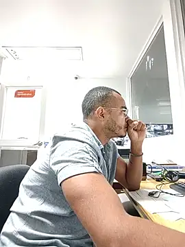 SanChacal5694 online show from January 5, 10:13 pm