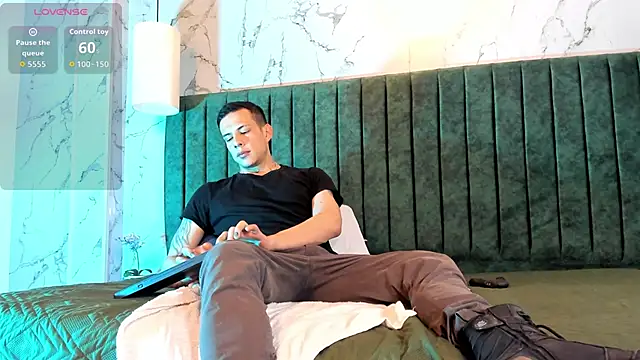 Dustin Sonne online show from September 19, 3:40 am