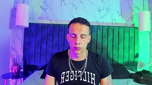 Dustin Sonne online show from February 15, 3:57 am