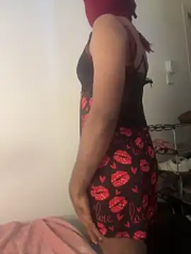 YourSlutBoySl online show from December 3, 9:15 am