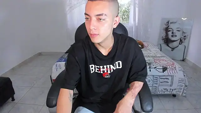 Dereck Boy8 online show from December 5, 7:54 pm