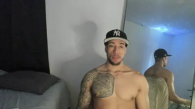 ThiagoLugo online show from February 2, 1:48 am