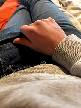 mas20043 online show from October 25, 9:44 am