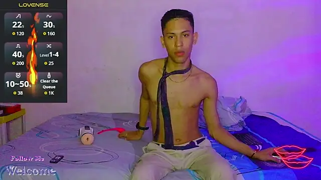 dylan apol0 online show from April 17, 12:35 am