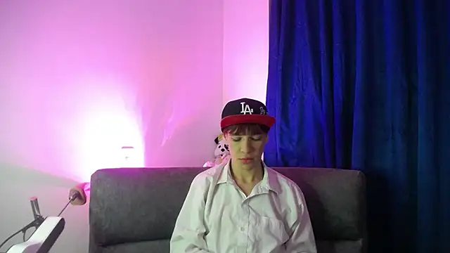 lucky stricke online show from March 4, 4:30 am