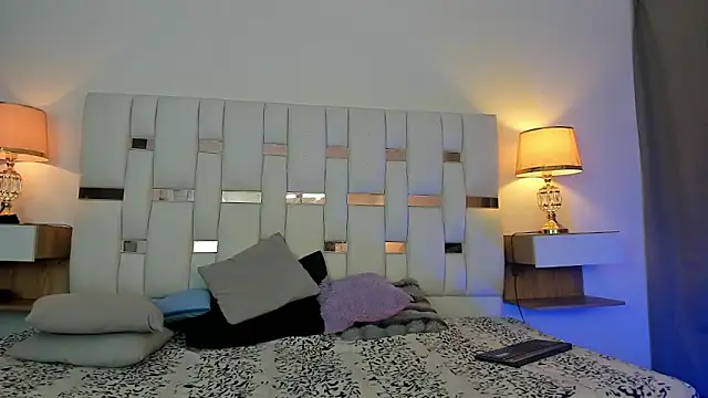 nextboywell1 online show from March 14, 3:57 am