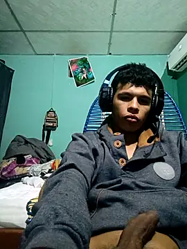 Snapshot of Batm01 chatting on November 1, 3:21 am Batm01 online show from November 1, 3:21 am