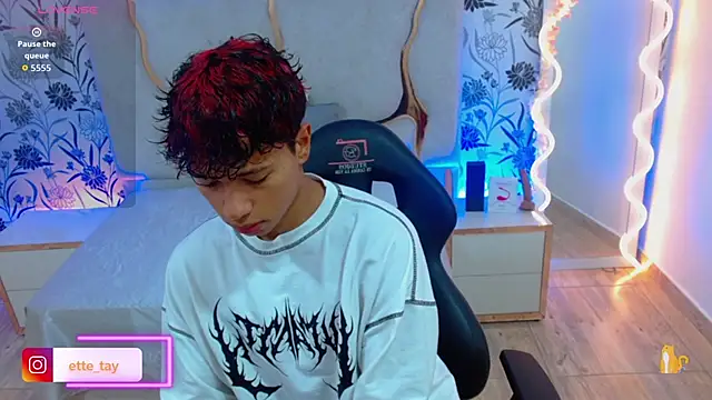 Snapshot of Ette_tay chatting on October 9, 4:28 am Ette tay online show from October 9, 4:28 am