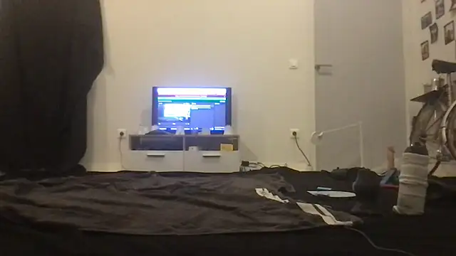 Zaak91190 online show from April 11, 11:30 pm