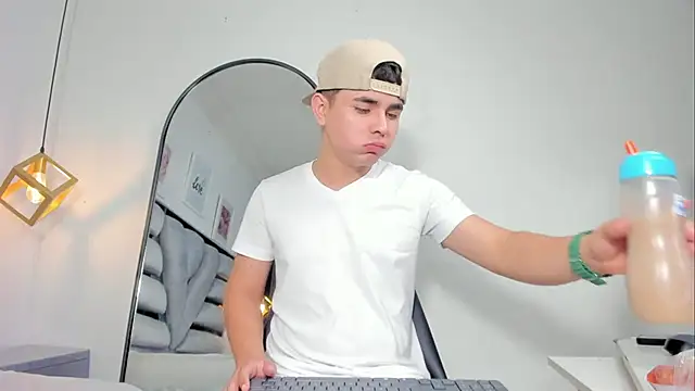 lianfox  online show from December 19, 12:57 pm