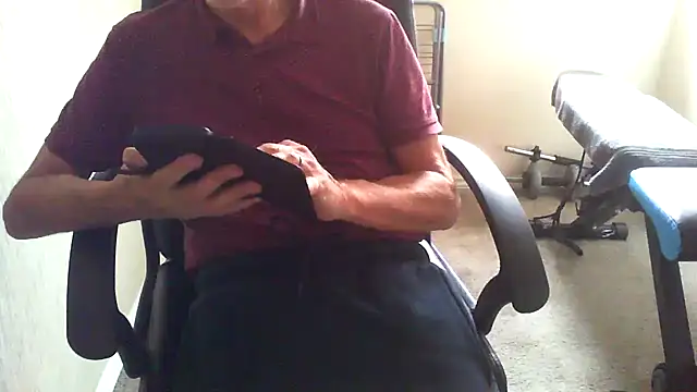 Snapshot of rogpb chatting on October 21, 11:02 am rogpb online show from October 21, 11:02 am