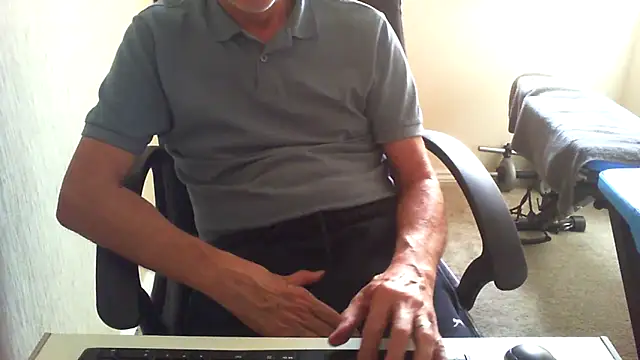 Snapshot of rogpb chatting on September 19, 1:11 pm rogpb online show from September 19, 1:11 pm