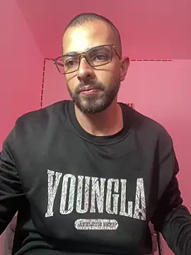 magnumchris online show from April 15, 11:48 pm