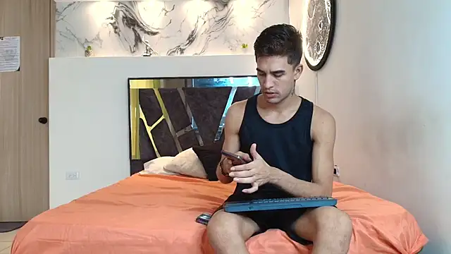 GRETEL BOYS online show from November 17, 2:53 pm