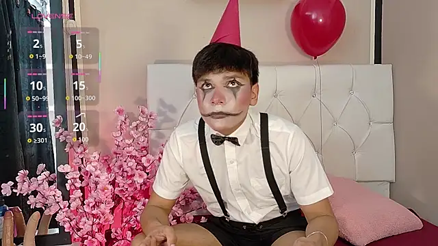 Snapshot of Thiago_Kozak chatting on October 21, 1:25 pm Thiago Kozak online show from October 21, 1:25 pm