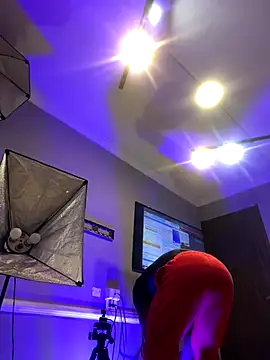 CharlesBrown  online show from December 16, 11:39 am