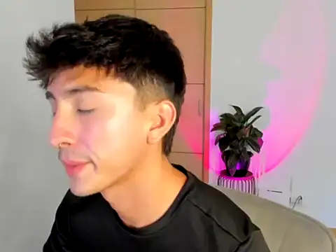 sweettaaron01 online show from September 17, 5:58 pm