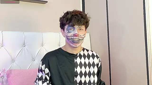 Axel  Evans online show from October 30, 1:12 pm