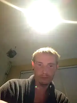 piercingpik online show from September 30, 7:39 pm