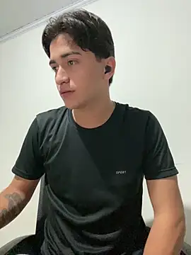 Tavinho067 online show from May 14, 1:36 am