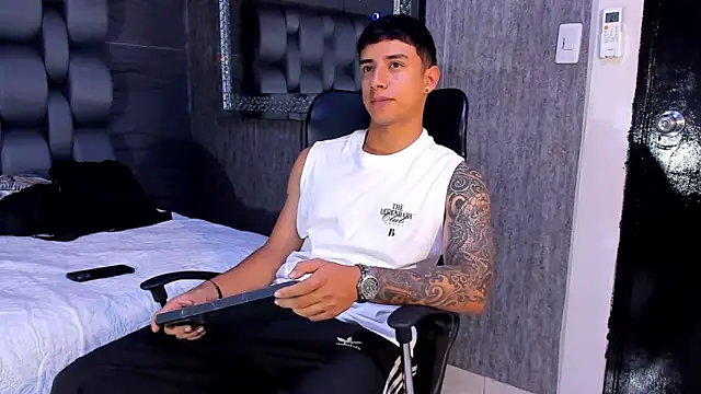 jaze bradley online show from December 21, 2:03 pm