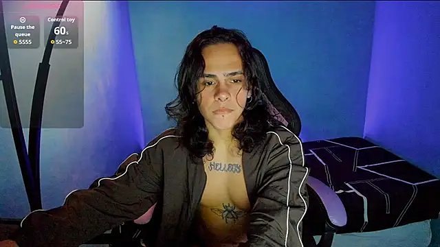 Snapshot of Maximiliano_scoott__ chatting on September 23, 6:07 pm Maximiliano scoott   online show from September 23, 6:07 pm