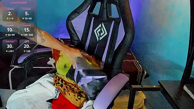 Snapshot of Maximiliano_scoott__ chatting on September 24, 7:12 pm Maximiliano scoott   online show from September 24, 7:12 pm