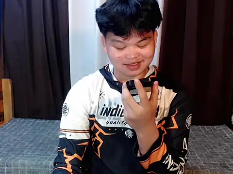 Reynelcock online show from March 28, 6:30 pm