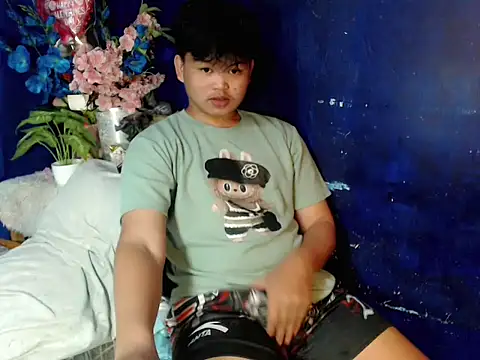 Reynelcock online show from December 21, 4:48 pm