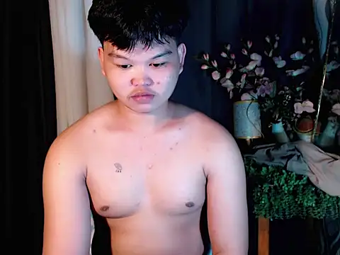 Reynelcock online show from October 28, 9:17 pm