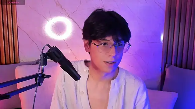 luixdust  online show from September 28, 4:10 am