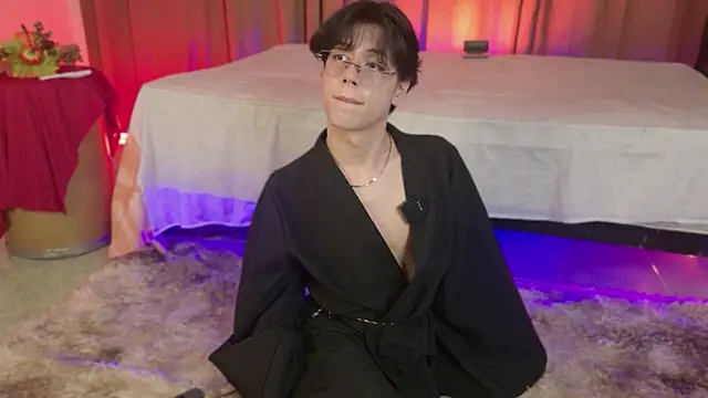 luixdust  online show from November 11, 5:56 am