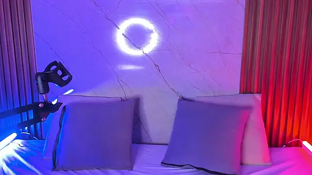 luixdust  online show from September 26, 6:22 am