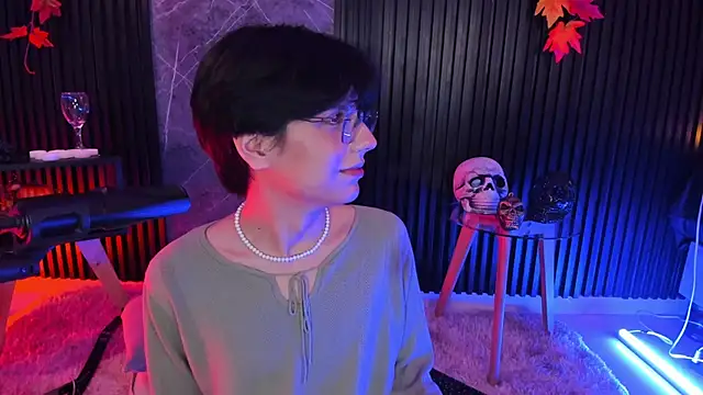 luixdust  online show from October 22, 6:39 am