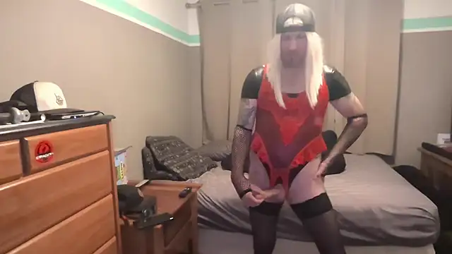 Snapshot of MotoXrideR28 chatting on October 16, 2:41 am MotoXrideR28 online show from October 16, 2:41 am