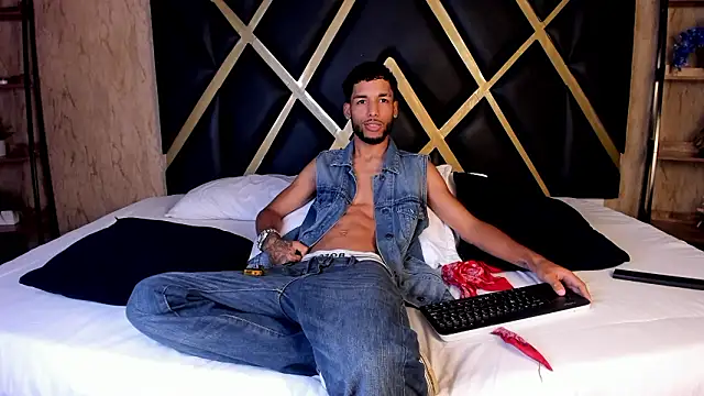 Thiagoferreti online show from February 3, 1:25 am