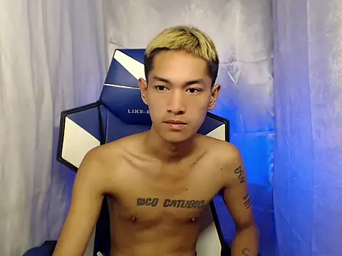 riks tyler online show from December 17, 9:21 pm