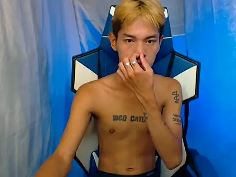 riks tyler online show from November 28, 12:51 pm