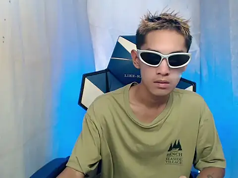 riks tyler online show from December 20, 1:57 am