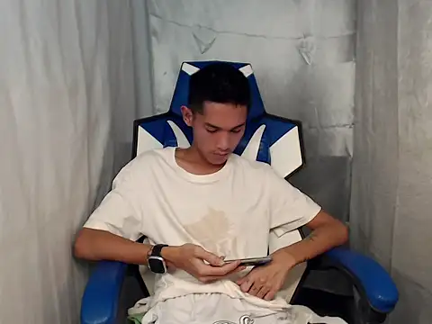 riks tyler online show from March 4, 7:54 pm