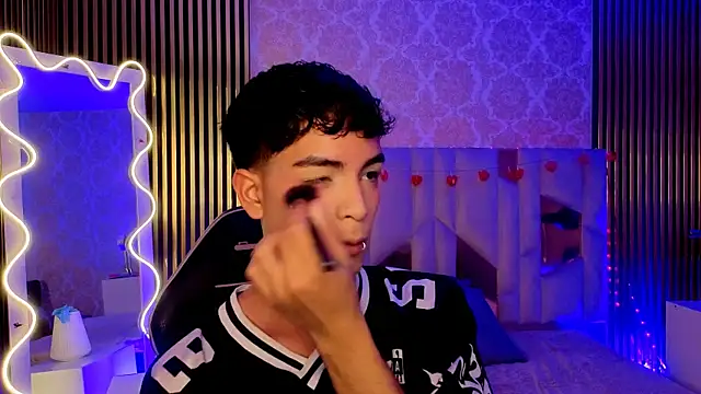 LIHIAN TAY online show from April 5, 12:56 pm