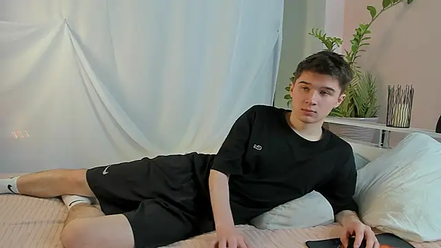 SherlockMax online show from February 8, 7:29 pm