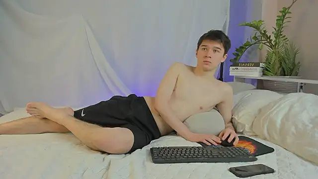 SherlockMax online show from March 7, 8:28 pm