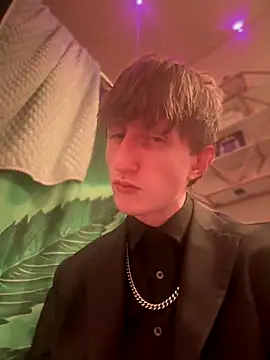 OvermuchPrussia online show from November 5, 8:05 am